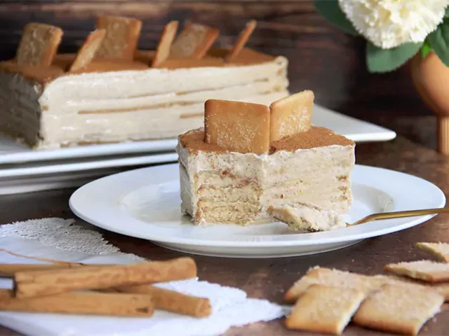 Tarta de queso y galletas de canela